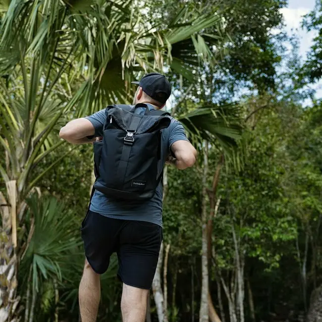 Rucsac pentru mamici, Petite&Mars, Jackob, Compartimentare multipla, Buzunare termoizolante si impermeabile si pentru laptop, Sistem prindere carucior, Include salteluta de infasat, 30 x 46 x 15 cm, Verde BYN510839