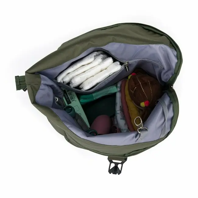 Rucsac pentru mamici, Petite&Mars, Jackob, Compartimentare multipla, Buzunare termoizolante si impermeabile si pentru laptop, Sistem prindere carucior, Include salteluta de infasat, 30 x 46 x 15 cm, Verde BYN510839