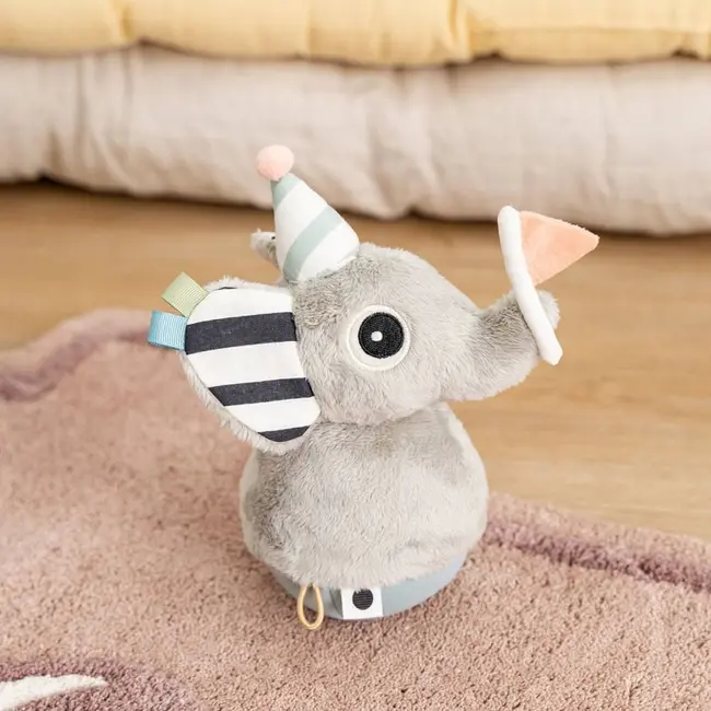 Jucarie interactiva Done by Deer care revine in pozitie verticala Elefant