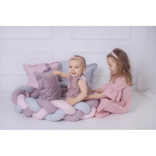 Aparatoare Laterala Pat Bumper Impletit, Cu Inchidere Velcro, Bumbac Uni Gri - Lilac - Roz, 340x21 Cm Pjb81732
