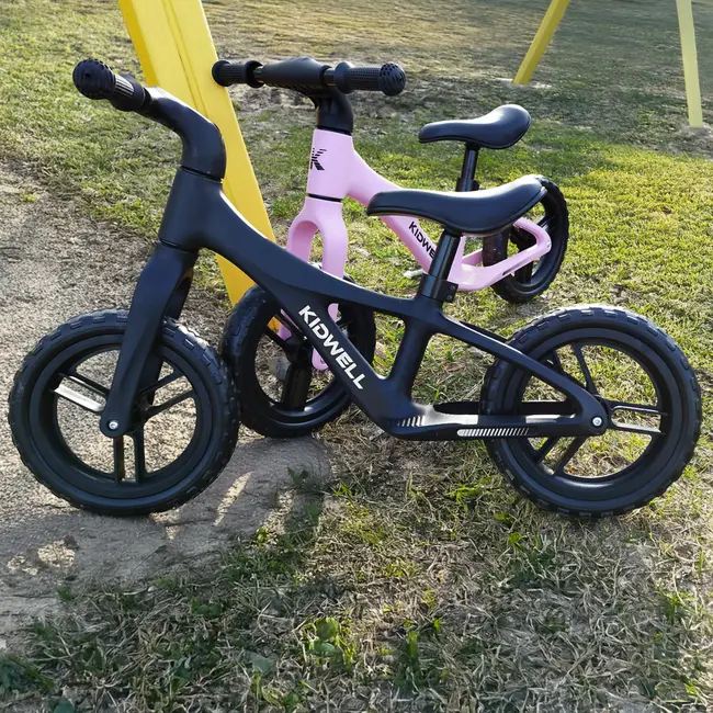 Bicicleta De Echilibru Fara Pedale Pentru Copii, Kidwell Jogo Black, 2.8 Kg, Roti Eva 28 Cm, Reglabila, 85,  130 Cm, Max. 30 Kg Pjbrobijog01a0