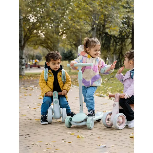 Bicicleta De Echilibru Saro , &oelig;ride Free,   Pink, Fara Pedale, Cu 4 Roti Pentru Stabilitate (2 Fata + 2 Spate), Lumina Frontala, 12+ Luni, Max 25 Kg Pjb89001