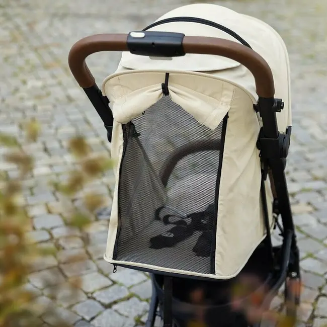 Carucior sport, Petite&Mars, Fly, Pliere compacta, Spatar reglabil pana la pozitie de somn, Suport picioare reglabil, Copertina extensibila cu protectie UPF40+, Suport pahar inclus, Pana la 22 kg, 0 luni+, Bej BYN554763