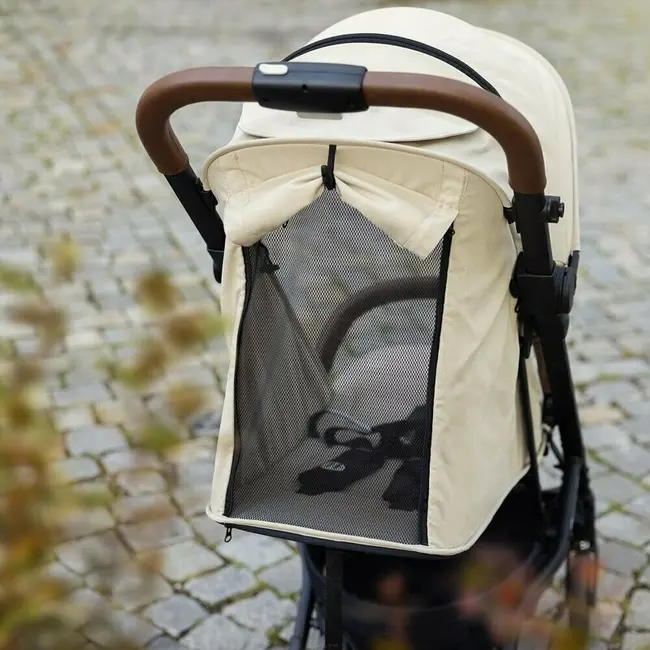 Carucior sport, Petite&Mars, Fly, Pliere compacta, Spatar reglabil pana la pozitie de somn, Suport picioare reglabil, Copertina extensibila cu protectie UPF40+, Suport pahar inclus, Pana la 22 kg, 0 luni+, Negru BYN554764