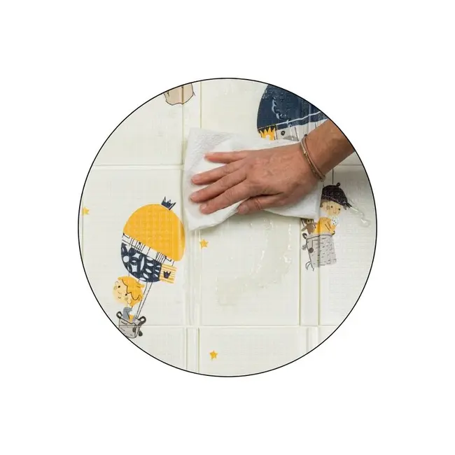 Covoras educativ, Petite&Mars, Campy L, Din spuma XPE non-toxica, Cu doua fete, Suprafata antiderapanta, 130x200 cm, Pliabil compact 40&times;32&times;21 cm, Model baloane si forme geometrice BYN434074