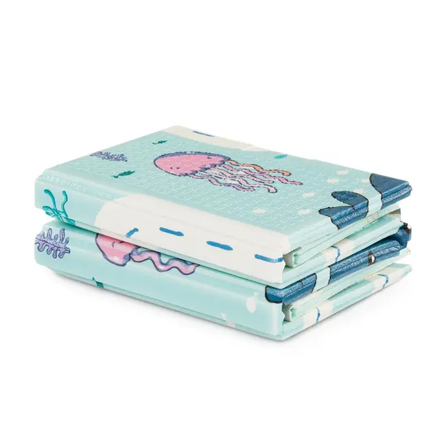 Covoras educativ, Petite&Mars, Campy S, Din spuma XPE non-toxica, Cu doua fete, Suprafata antiderapanta, 120x120 cm, Pliabil compact 40&times;30&times;13 cm, Model animalute si forme geometrice BYN433077