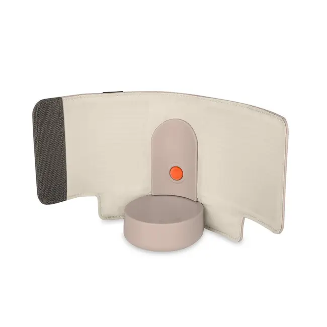 Incalzitor biberoane, Lionelo, ThermUp Go Evo, Portabil, Cu 5 niveluri de incalzire, Cu buton Safety Control, Mentinere caldura pana la 9h, Incarcare USB, Bej inchis BYNLOC-THERMUP_GO_EVO_BEIGE_TAUPE