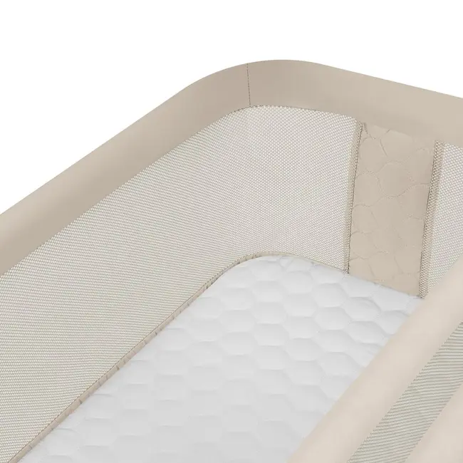 Patut co-sleeper, Lionelo, Jodie, Multifunctional, Reglabil in 6 pozitii pe inaltime, Saltea cu densitate T25, Functie de leganare, Cu plasa de tantari, Buzunar depozitare, Geanta transport, 84x48x70-80 cm, Bej BYNLO-JODIE_BEIGE_CREAM