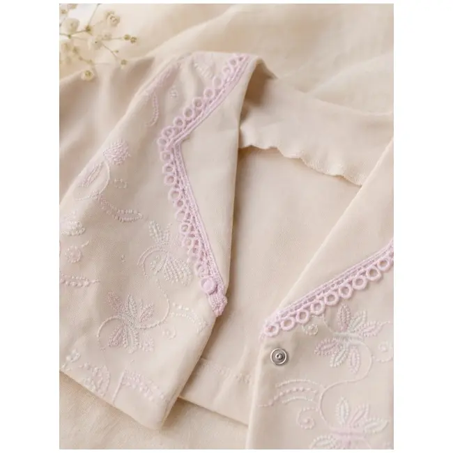 Compleu crem cu broderie, body, pantalonasi si bolero, babyim, bumbac sbs3