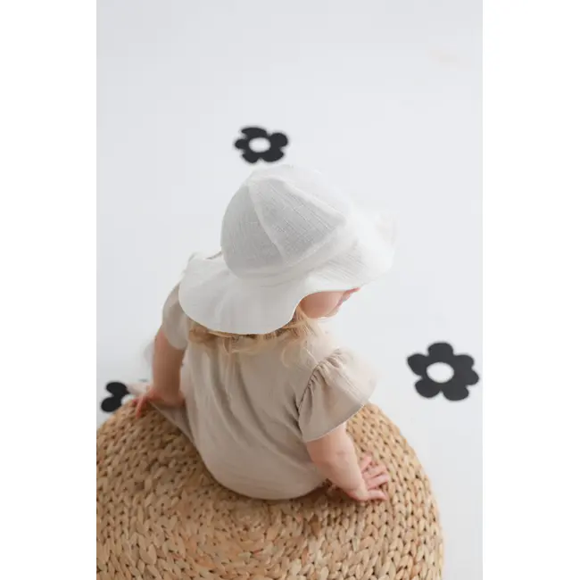 Palarie De Soare Din Muselina Babyly ,   Alb Lapte, Protectie Completa Cap-urechi-ceafa, Reglabila   0-3 Ani, Handmade Polonia Pjbc2791