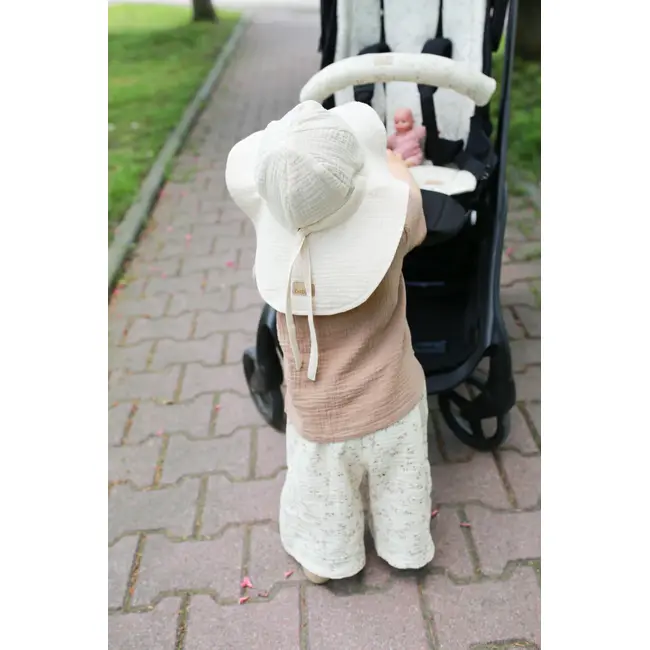 Palarie De Soare Din Muselina Babyly ,   Nisip Natural, Protectie Completa Cap-urechi-ceafa, Reglabila   0-3 Ani, Handmade Polonia Pjbc2789