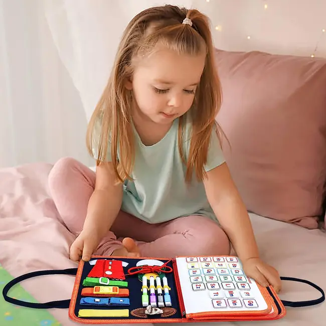 Carte senzoriala textila montessori cu multiple activitati pentru copii mici kidscare