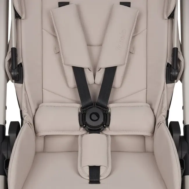 Carucior 2 in 1, Lionelo, Layla, Pana la 22 kg, Cadru aluminiu, Cu landou intarit si salteluta din spuma AirDots, Reversibil, Cu ventilatie 3D, Cu accesorii, EN1888-1, EN1888-2, EN1466, Bej BYNLO-LAYLA_2IN1_BEIGE_SAND