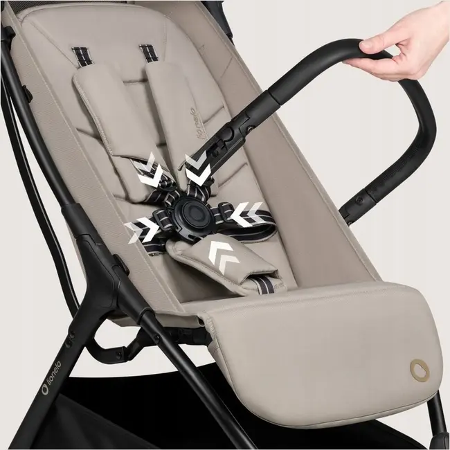 Carucior sport, Lionelo, Agia, 7.3 kg, Ultracompact, Pliere rapida cu o mana, Suport pentru biberon inclus, Sezutul lat si confortabil, 6-48 luni, Sustine 22 kg, Bej BYNLO-AGIA_BEIGE_SAND