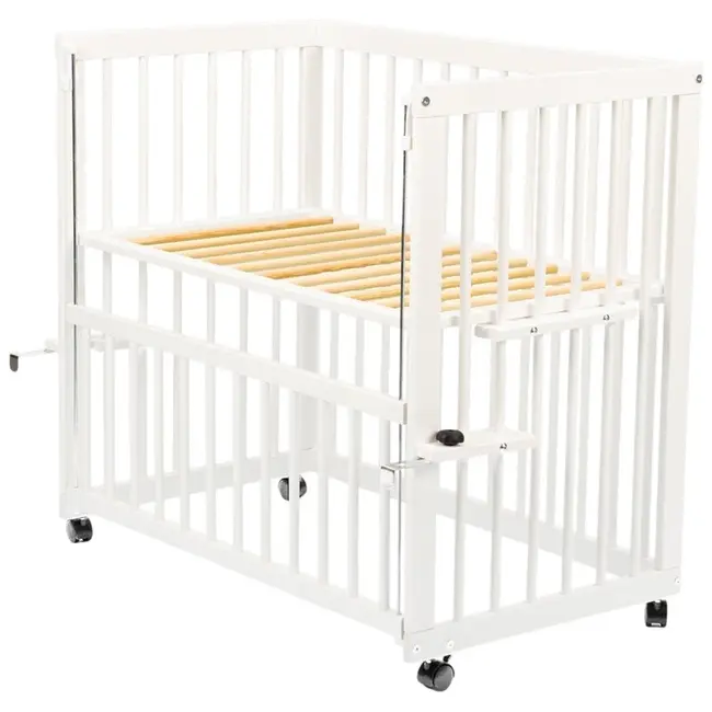 Patut co-sleeper, Qmini, Dalia, Multifunctional, 90x50 cm, Din lemn de pin, Reglabil pe orice treapta de inaltime la patul parintilor, Sistem de ancorare si roti cu frana incluse, Alb BYNQMDAL03AL