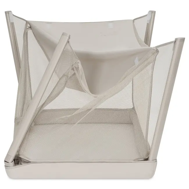 Patut multifunctional, Lionelo, Mila, 2 in 1, Saltea 4 cm cu spuma T25, 2 niveluri de inaltime, Pliere rapida, Intrare laterala, Geanta de transport inclusa, 0-36 luni, Pana la 15 kg, Bej BYNLO-MILA_BEIGE_CREAM