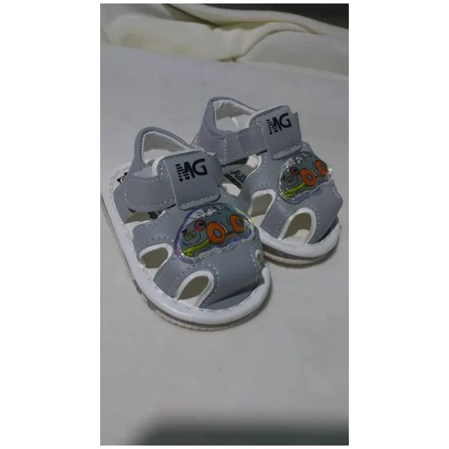 Sandale gri cu luminite, talpa flexibila - masinuta sndn5-21