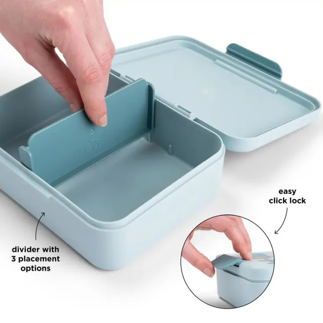 Cutie pentru pranz cu separator Done by Deer Tiny Farm Blue