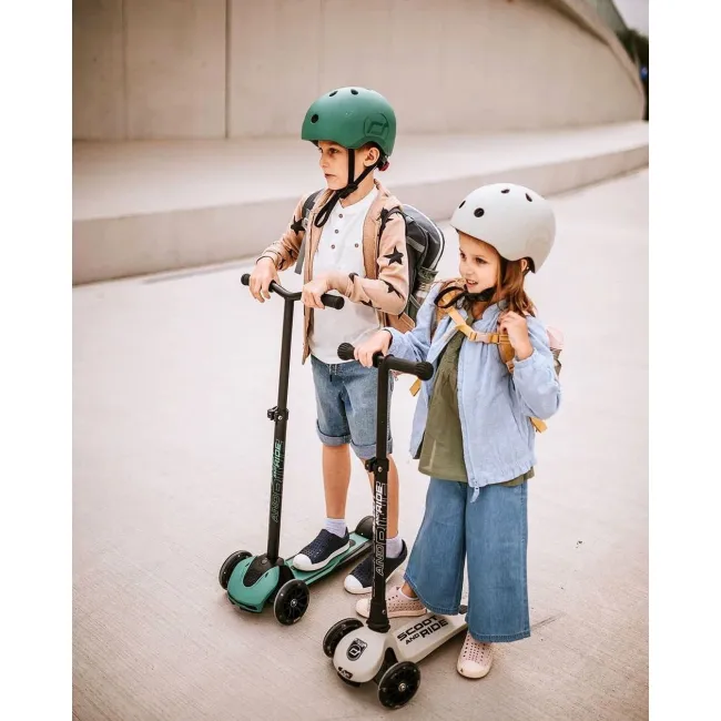 Trotineta Premium Copii Scoot  Ride Highwaykick 5 Led Forest ,   Reglabila, Roti Luminoase, 5 Ani+, Pana La 80 Kg Pjb96438
