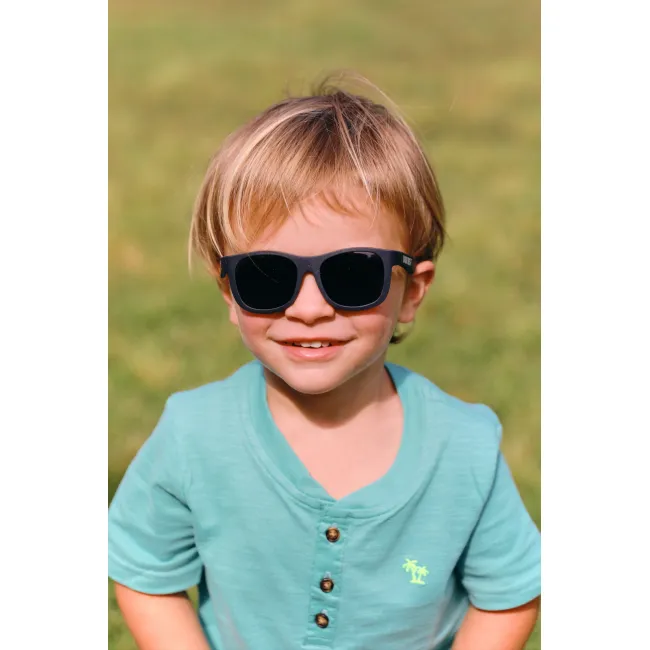 Babiators, Ochelari de soare pentru copii ultraflexibili, Classic Navigator: Jet Black   Lentile fumurii