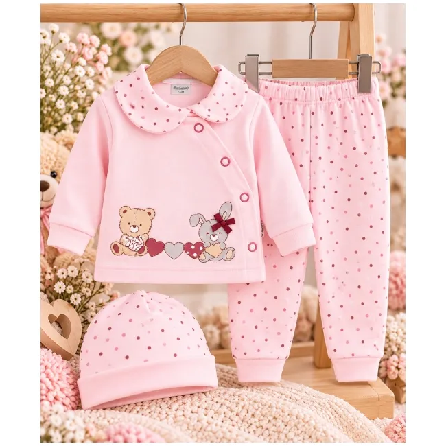 Costumas bumbac bebelusi 3 piese roz cu buline si imprimeu ursulet si iepure set complet cu bluza maneca lunga, pantaloni si caciulita sbshsn577