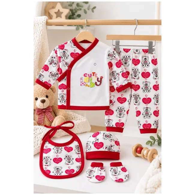 Set nou-născut bebe 5 piese, alb cu roșu, imprimeu ursuleți și inimioare, bluză, pantaloni, căciuliță, bavetă și mănuși mtr32sbs-5