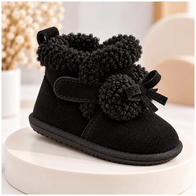 Cizme negre imblanite pentru fete superbebe shop din piele ecologica cu talpa de cauciuc si ciucurei pufosi, peste glezna, inchidere cu fermoar (3)