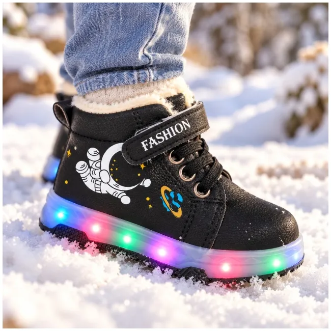 Ghete imblanite cu lumini led bareta velcro, model cosmo, baieti, piele ecologica