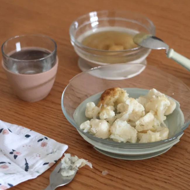 Set hranire bebe din sticla Beaba cu ventuze 3 piese Natural