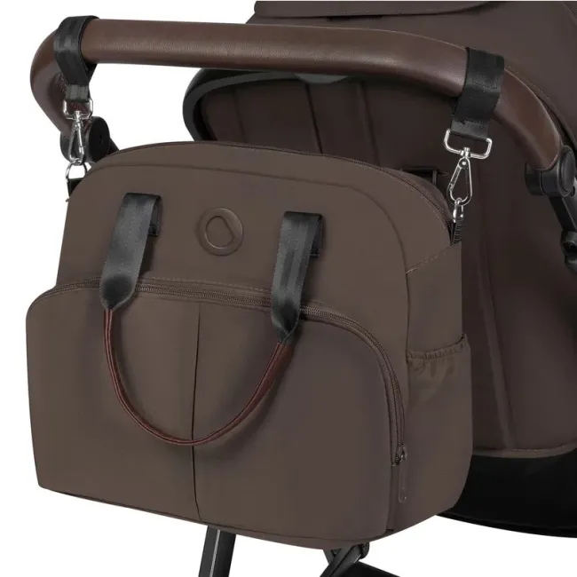 Carucior 3 in 1, Lionelo, Amber, Cadru aluminiu, Cu landou intarit si salteluta moale, Cu scoica auto testata ADAC, Reversibil, Cu accesorii, Geanta parinti, Pana la 22 kg, Maro BYNLO-AMBER_3IN1_BROWN_CHOCOLATE