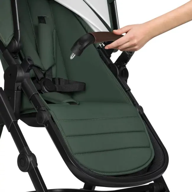 Carucior 3 in 1, Lionelo, Amber, Cadru aluminiu, Cu landou intarit si salteluta moale, Cu scoica auto testata ADAC, Reversibil, Cu accesorii, Geanta parinti, Pana la 22 kg, Verde BYNLO-AMBER_3IN1_GREEN_FOREST