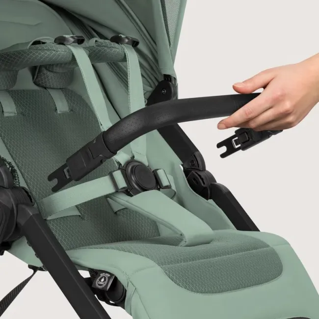 Carucior sport, Lionelo, Bett, Compact, Pliere rapida cu o mana, Copertina impermeabila UPF50+, Cu organizator ThermBag si accesorii, 6-48 luni, Sustine 22 kg, Green Sage BYNLO-BETT_GREEN_SAGE