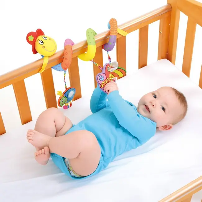 Jucarie pentru patut si carucior wiggly worm