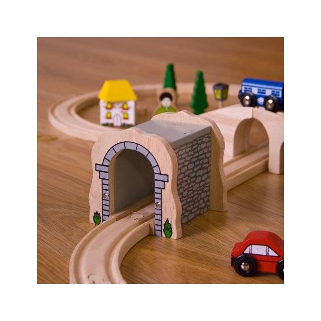 Tunel din lemn