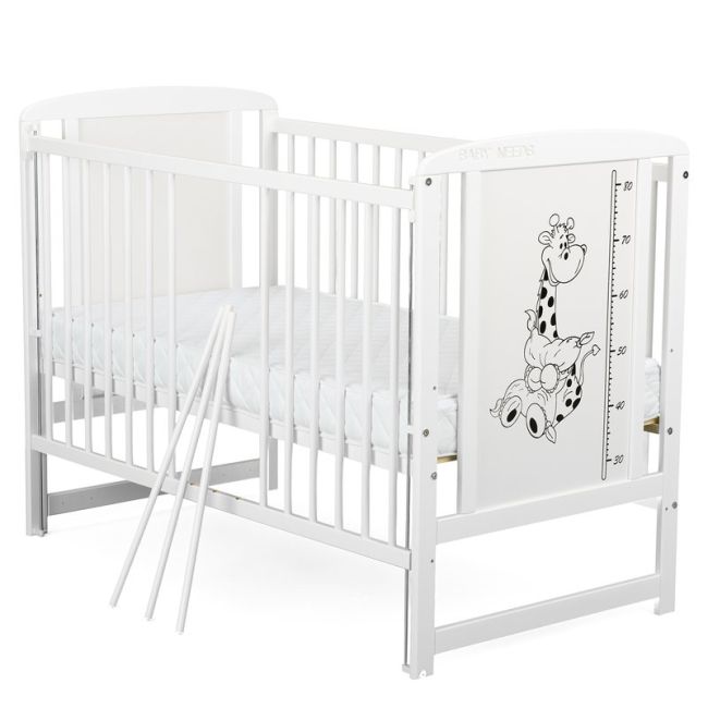 BabyNeeds - Patut din lemn Timmi Girafa 120x60 cm, cu laterala culisanta, Alb + Saltea 10 cm BYNBOTIMG10CM03AL