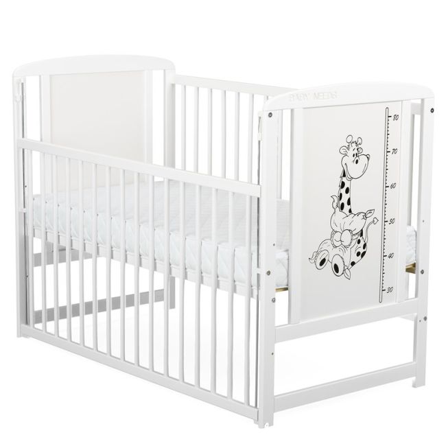 BabyNeeds - Patut din lemn Timmi Girafa 120x60 cm, cu laterala culisanta, Alb + Saltea 10 cm BYNBOTIMG10CM03AL