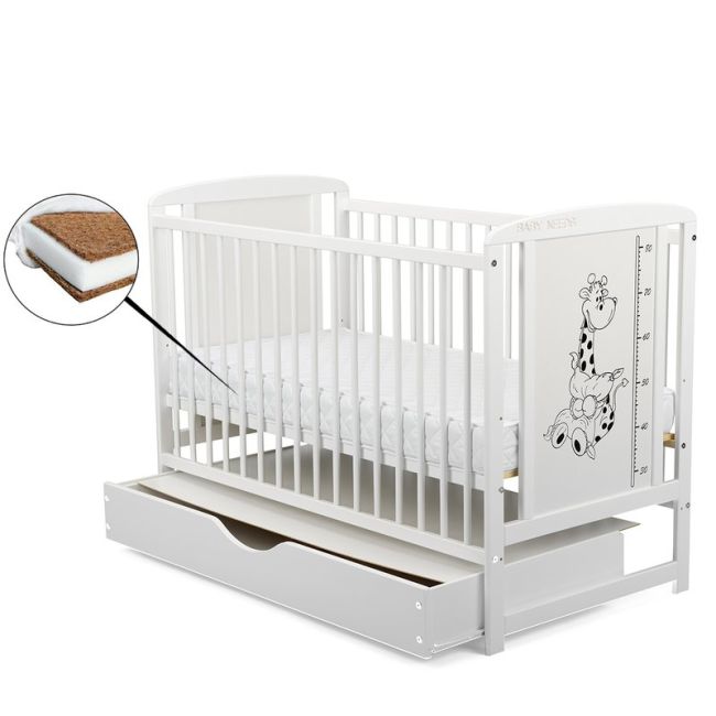 BabyNeeds - Patut din lemn Timmi Girafa 120x60 cm, cu sertar, Alb + Saltea 10 cm BYNBOTIMG10CM02AL