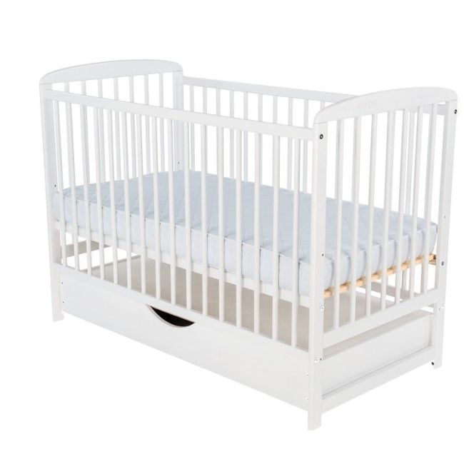 BabyNeeds - Patut din lemn Ola 120x60 cm, cu sertar, Alb + Saltea 12 cm BYNBOOLA12CM02AL
