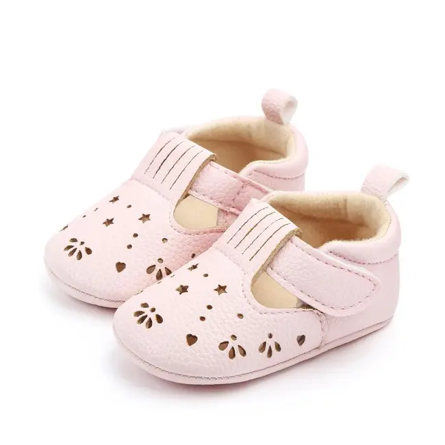 Pantofiori cu stelute decupate MBd2176-1-p15.12-18 luni (Marimea 21 incaltaminte)