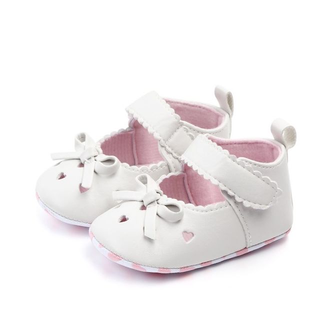 Pantofiori albi cu inimioare si fundita MBD2190-1-p24.3-6 luni (Marimea 18 incaltaminte)