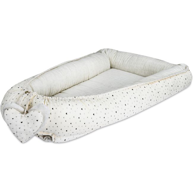 Baby nest cu 2 fete, beige hearts - cu 2 fete si 2 inimioare - 72 x 42 x 15cm