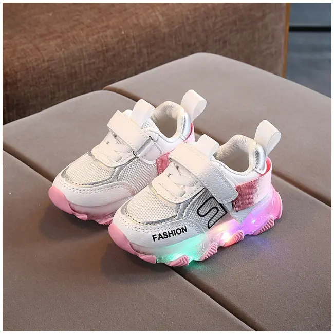 Adidasi albi cu roz cu luminite MD911-2-c.Marimea 23