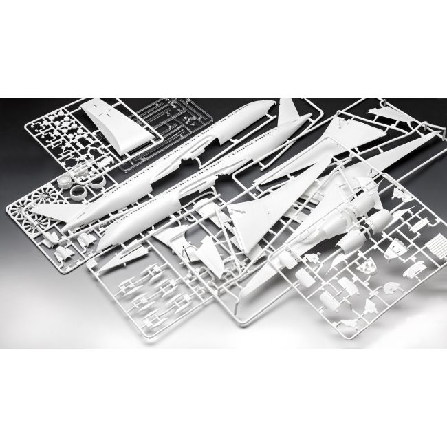 REVELL Airbus A350-900 Lufthansa New Livery VRNRV3881