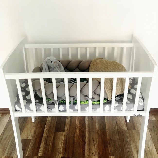 Patut Mic, Co-sleeping Din Lemn, Alb Cu Saltea Cocos Spuma Cocos 90 X 40 X 7 Cm Pjbbedside_white01