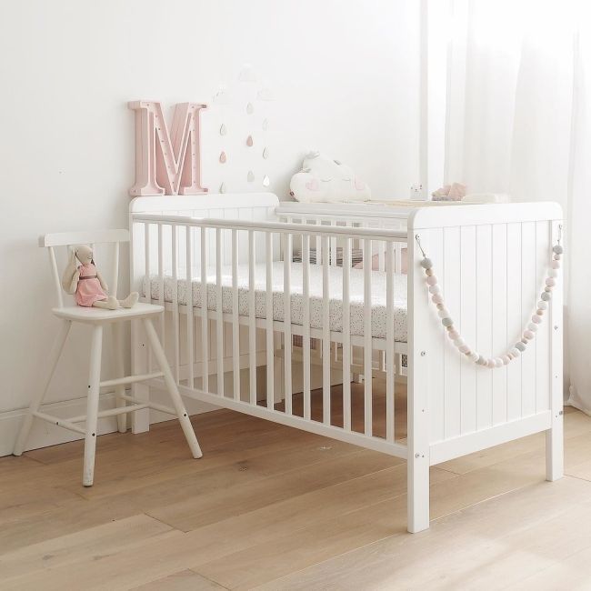 Patut Din Lemn Pentru Bebe, Inaltime Saltea Reglabila, Country Alb 120x60 Cm Pjbcountry_cot_white