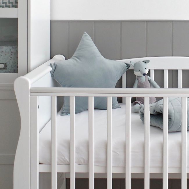 Patut Din Lemn Pentru Bebe, Inaltime Saltea Reglabila, Noble Alb 120x60 Cm Pjbnoble_cot_white