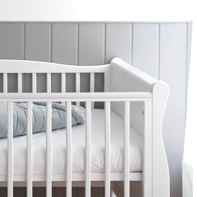 Patut Din Lemn Pentru Bebe, Inaltime Saltea Reglabila, Noble Alb 120x60 Cm Pjbnoble_cot_white