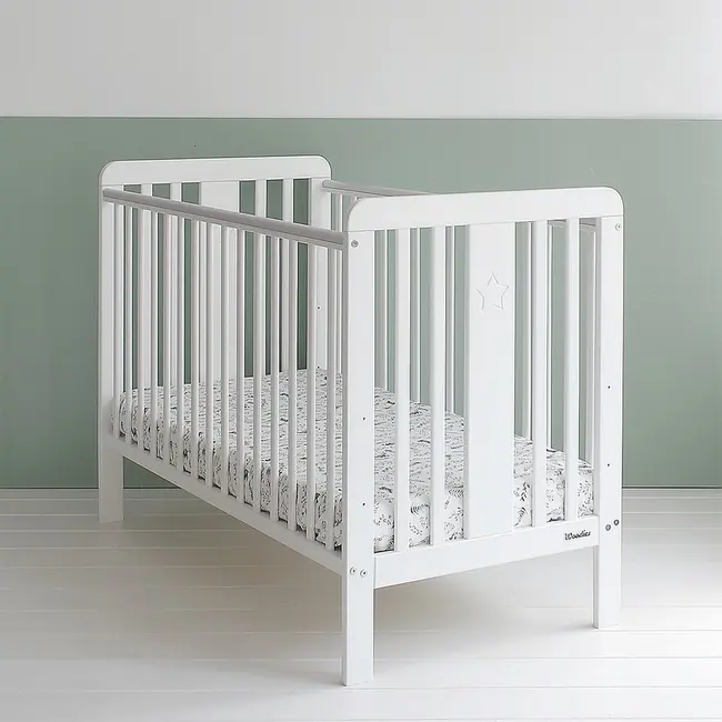 Patut Din Lemn Pentru Bebe, Inaltime Saltea Reglabila, Star Baby Alb 120x60 Cm Pjbstar_cot_white