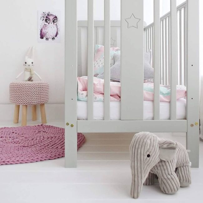 Patut Din Lemn Pentru Bebe, Inaltime Saltea Reglabila, Star Baby Gri 120x60 Cm Pjbstar_cot_grey