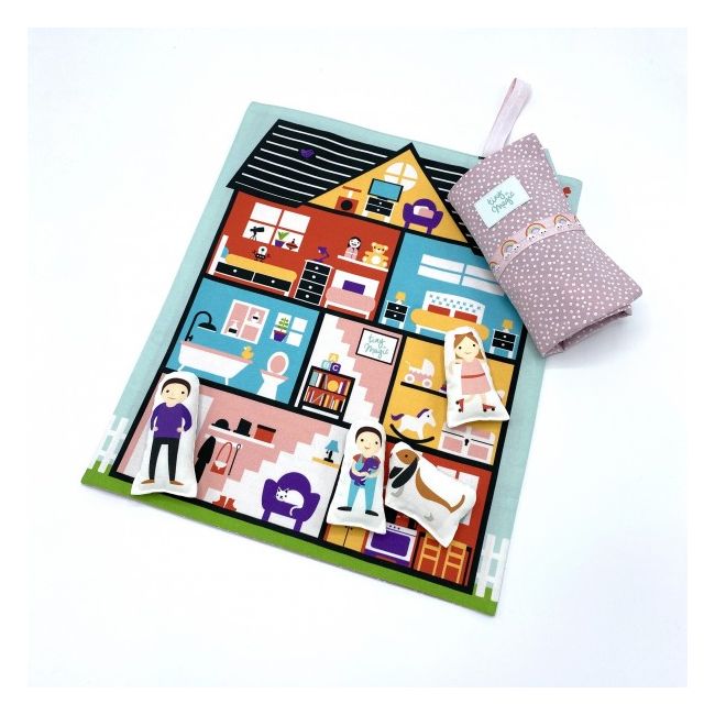 Set joaca portabil Tiny Magic casuta papusii cu 5 personaje incluse - SOLTMGP22